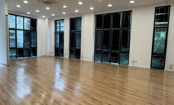 Park Gate, Jepet me Qira Ambjent Komercial, kati 1<span class="title_detail">Zyrë for rent në Rruga e Elbasanit, Tiranë</span>